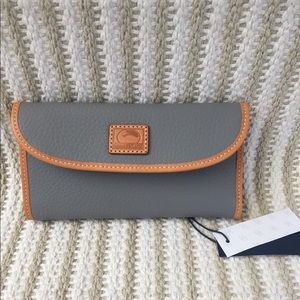 DOONEY & BOURKE PEBBLE GRAIN CONTINENTAL WALLET